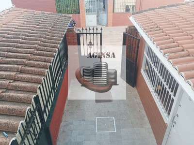 Piso en venta en Sevilla, con 2 dormitorios y baño