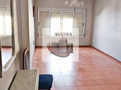 Piso en venta en La Puebla Del Rio, con 3 dormitorios y baño