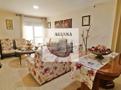Piso en venta en Aznalcollar, Centro, con 4 dormitorios, 2 baños, trastero y terraza