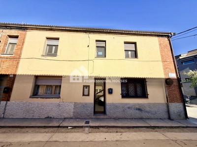 Casa en venta en Alfarras, con 3 dormitorios, 2 baños y trastero