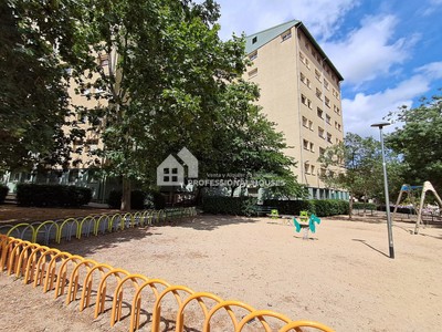 Piso en venta en Terrassa, con 3 dormitorios y baño