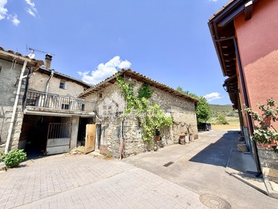 Casa en venta en Navarri, con terreno