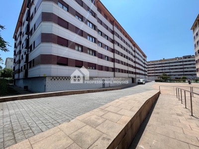 Piso en venta en Santander, con 3 dormitorios y 2 baños