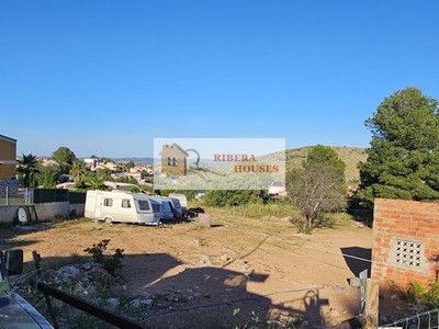 Terreno urbano en venta en Montroy