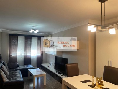 Piso en venta en Albal, con 3 dormitorios, 2 baños y balcón