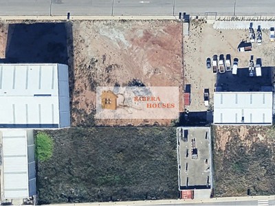 Terreno industrial en venta en Montroy