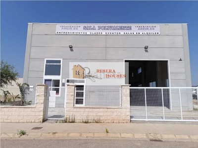 Nave industrial en alquiler en Montroy, con 3 baños