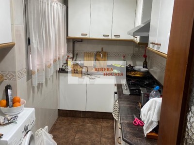 Piso en venta en Silla, con 3 dormitorios, baño y balcón