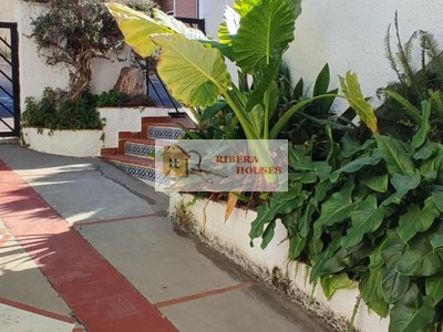 Adosado en venta en Turis, con 4 dormitorios, 2 baños, plaza de garaje y terraza