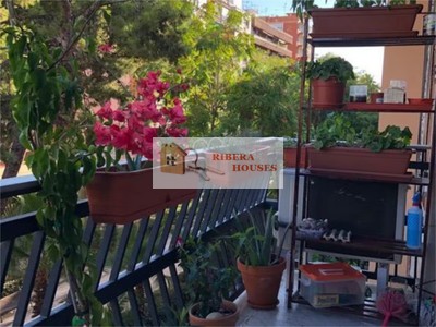 Piso en venta en Torrente, con 4 dormitorios, 2 baños y balcón