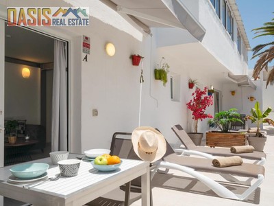 Apartamento en venta en Puerto Del Carmen, con 1 dormitorio, baño y terraza