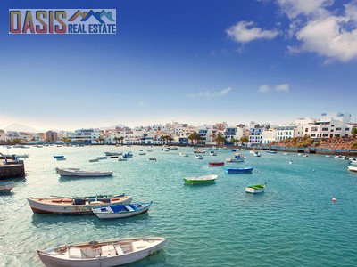 Piso de obra nueva en venta en Arrecife, San Gines, con 2 dormitorios, 2 baños, plaza de garaje, trastero, balcón y terraza