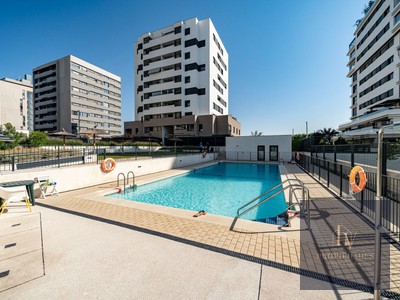 Ático en venta en Vicalvaro, Cañaveral, con 2 dormitorios, baño, 2 plazas de garaje y trastero