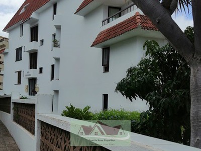 Piso en venta en Puerto De La Cruz, con 3 dormitorios, 2 baños, plaza de garaje, trastero y balcón