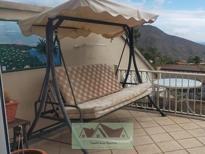 Adosado en venta en Chayofa Arona, con 2 dormitorios, 2 baños, 2 plazas de garaje y 2 terrazas