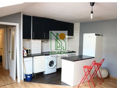 Ático en venta en Pontevedra, con 1 dormitorio, baño y trastero