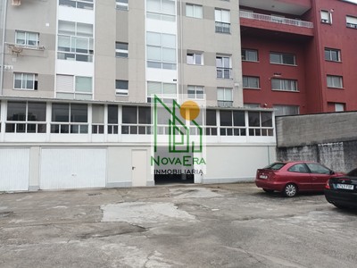Piso en venta en Pontecaldelas, Pontecaldelas, con 3 dormitorios, baño, aseo y terraza