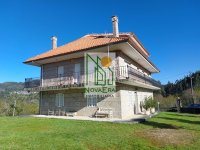 Chalet en venta en Tenorio, Cerdedo-cotobade, con 9 dormitorios, 4 baños, trastero y terreno