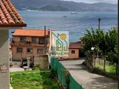 Piso en venta en Poio, Raxó, con 3 dormitorios, baño, balcón y terraza