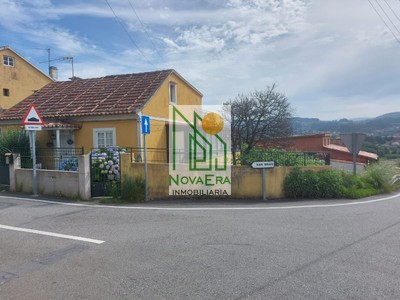 Chalet en venta en Pontevedra, con 5 dormitorios, 2 baños, 3 plazas de garaje y terreno