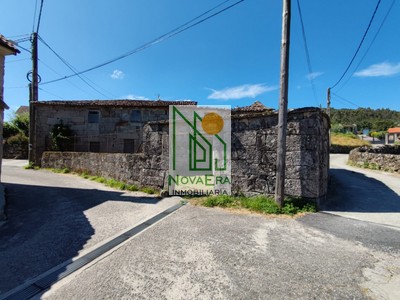Casa en venta en Pontecaldelas, Laxoso De Arriba, con terreno