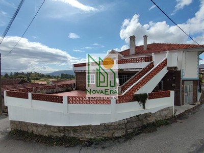 Casa en venta en Pontecaldelas, Touron, con 4 dormitorios, 2 baños, trastero y terreno