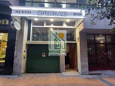 Local comercial en venta en Pontevedra, Centro Ciudad, con 2 baños y 2 aseos