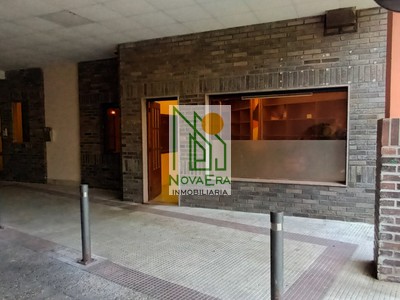 Local comercial en venta en Pontevedra, Alameda, con baño