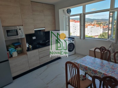 Piso en venta en Pontevedra, Hospital Provincial, con 4 dormitorios, 2 baños y trastero