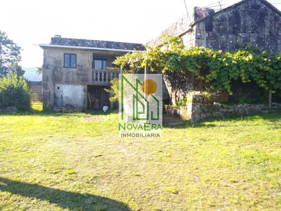 Casa en venta en Cerdedo - Cotobade, Carballedo, con 5 dormitorios, baño, plaza de garaje, trastero, balcón y terreno