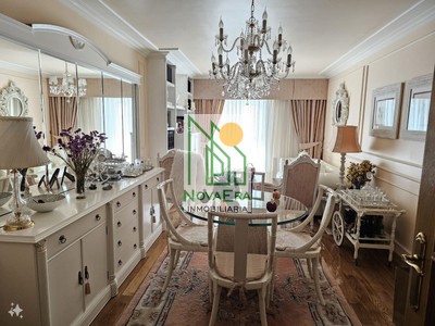 Piso en venta en Pontevedra, Centro Ciudad, con 4 dormitorios, 2 baños, plaza de garaje y trastero