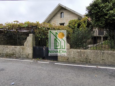 Casa en venta en A Lama, Seixido, con 3 dormitorios, baño, aseo, trastero, balcón, terraza y terreno