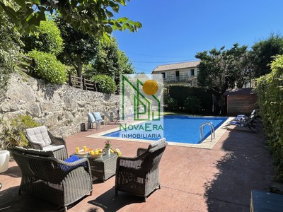 Casa en venta en A Lama, Sucastro, con 6 dormitorios, 5 baños, balcón y terraza