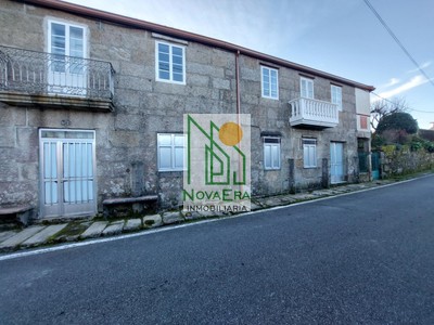 Casa en venta en Pontecaldelas, con 7 dormitorios, 2 baños, trastero, 2 balcones y terreno