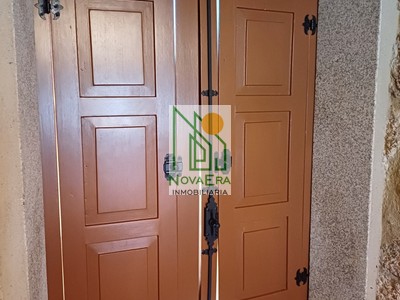 Casa en venta en Cerdedo - Cotobade, con 3 dormitorios, baño, plaza de garaje, trastero, balcón y terreno