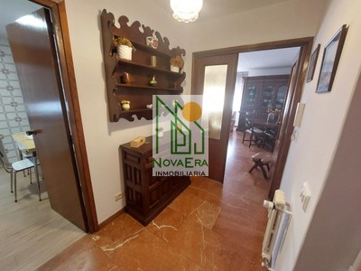 Piso en alquiler en Pontevedra, con 3 dormitorios, 2 baños y plaza de garaje