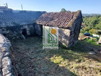 Casa en venta en Pontecaldelas, Anceu, con 2 dormitorios, baño y terreno
