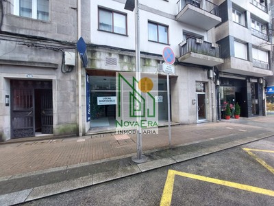 Local comercial en venta en Pontevedra, con baño y aseo