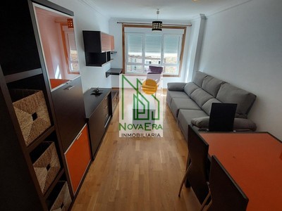 Apartamento en alquiler en Poio, con 2 dormitorios, 2 baños, plaza de garaje y trastero