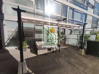 Piso en venta en Pontevedra, con 3 dormitorios, 2 baños, plaza de garaje, trastero y terraza