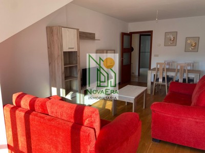 Ático en venta en Pontevedra, con 2 dormitorios, 2 baños, plaza de garaje, trastero y terraza
