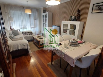 Piso en venta en Pontevedra, Lerez, con 3 dormitorios, 2 baños, plaza de garaje, trastero y terraza