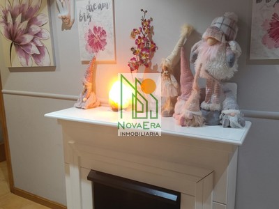Piso en venta en Pontecaldelas, con 3 dormitorios, 2 baños, plaza de garaje y trastero