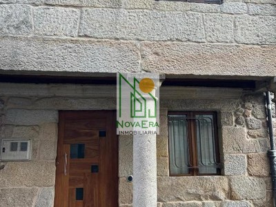 Casa en venta en Pontevedra, Zona Monumental, con 2 dormitorios, 2 baños y trastero