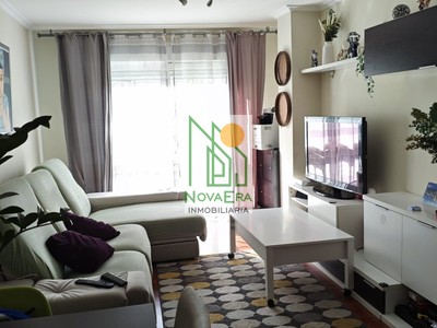 Piso en venta en Pontevedra, con 3 dormitorios, 2 baños, plaza de garaje y trastero