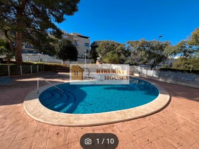 Piso en venta en Torrente, con 2 dormitorios, baño, plaza de garaje y trastero