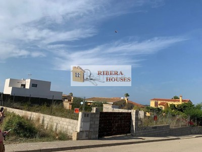 Terreno urbano en venta en Montroy