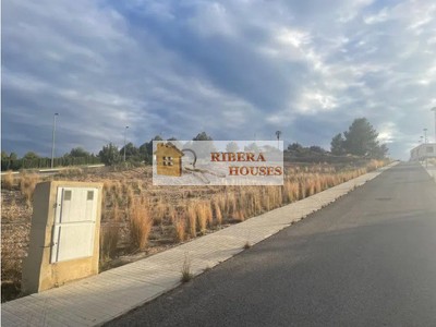 Terreno urbano en venta en Montroy