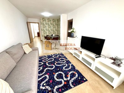 Piso en venta en Torrente, con 3 dormitorios, 2 baños, plaza de garaje y balcón