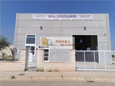 Nave industrial en alquiler en Montroy, con 3 baños